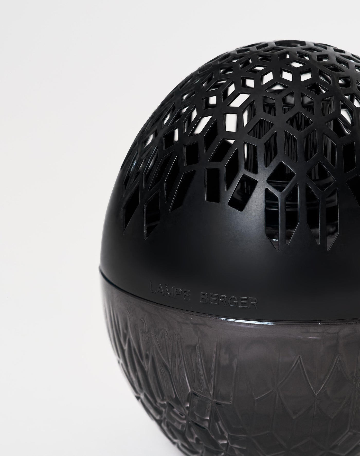 Black Luka Lamp Berger