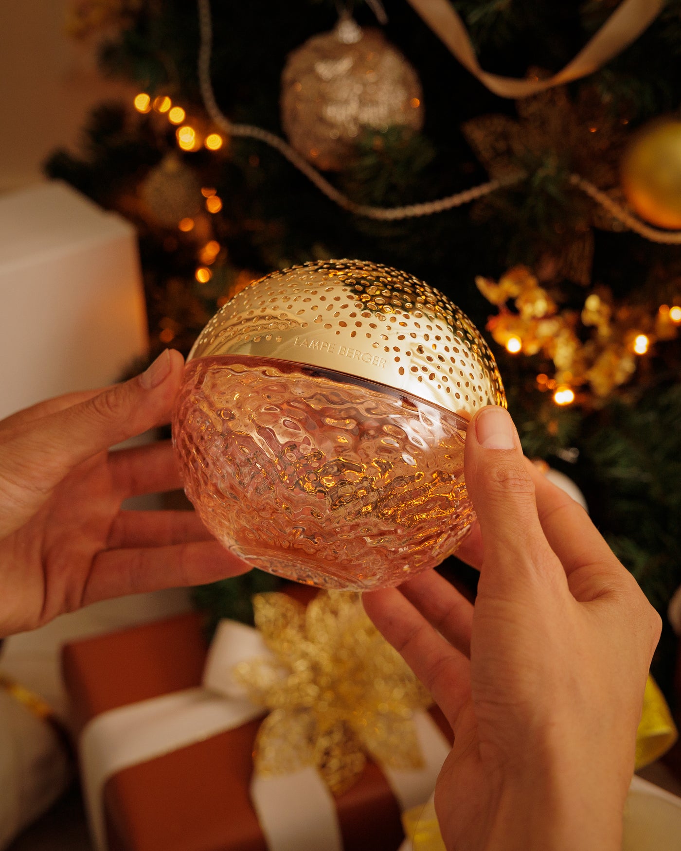 Nude Gravity Lamp Berger